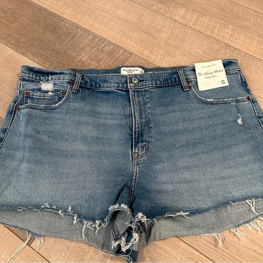 ABERCROMBIE AND FITCH WOMENS 4” DENIM MOM SHORTS NWT CURVE LOVE 35/20 - Picture 2 of 7